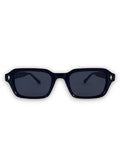 Aurélio Eyewear C1 zonnebril met glanzend zwart rechthoekig montuur en donkere glazen